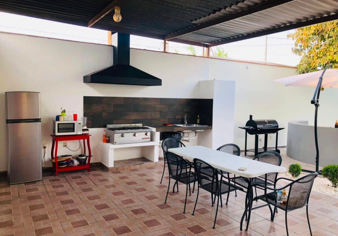 Cocina y comedor de la casa vacacional en Tequisquiapan